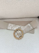 Ceinture dorée élastique femme grande taille avec boucle torsadée chic
